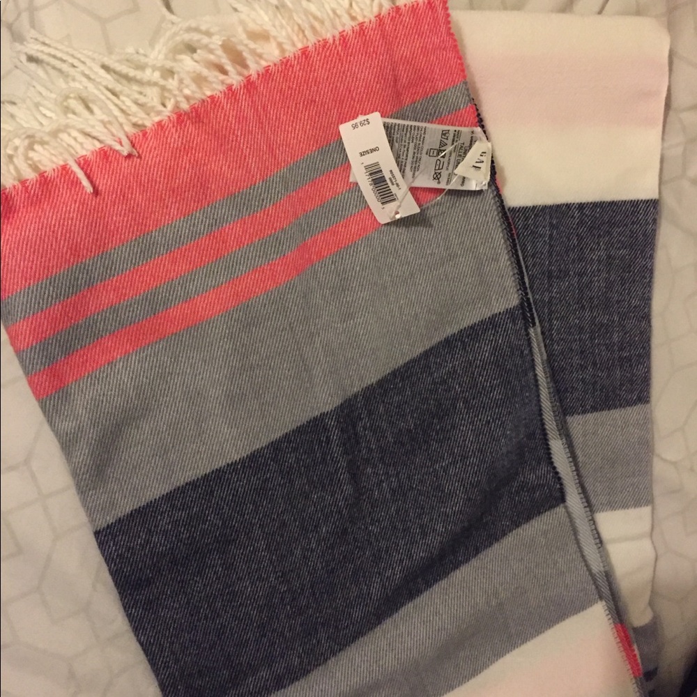 Brand new Gap scarf